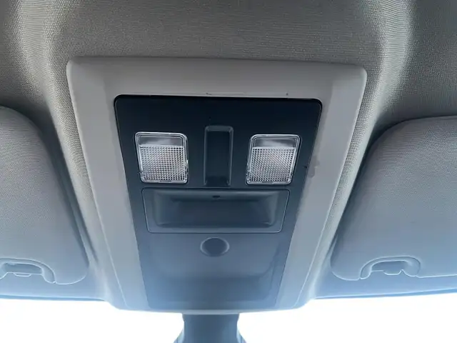 2023 RAM 1500 Classic SLT SLT | Crew Cab | 5.7L V8 - Photo 16