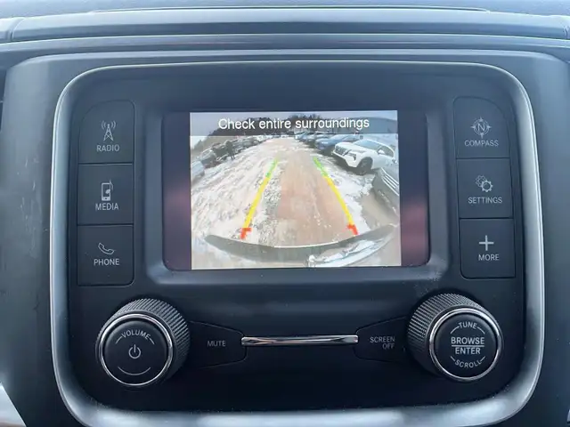 2023 RAM 1500 Classic SLT SLT | Crew Cab | 5.7L V8 - Photo 17