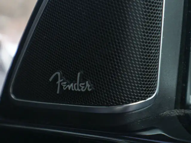 2018 Volkswagen Beetle Dune- Sunroof - Heated Seats - Photo 17