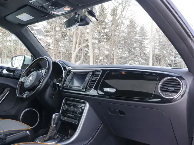 2018 Volkswagen Beetle Dune- Sunroof - Heated Seats - Photo 22