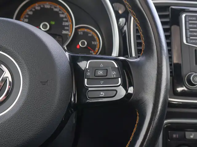 2018 Volkswagen Beetle Dune- Sunroof - Heated Seats - Photo 24