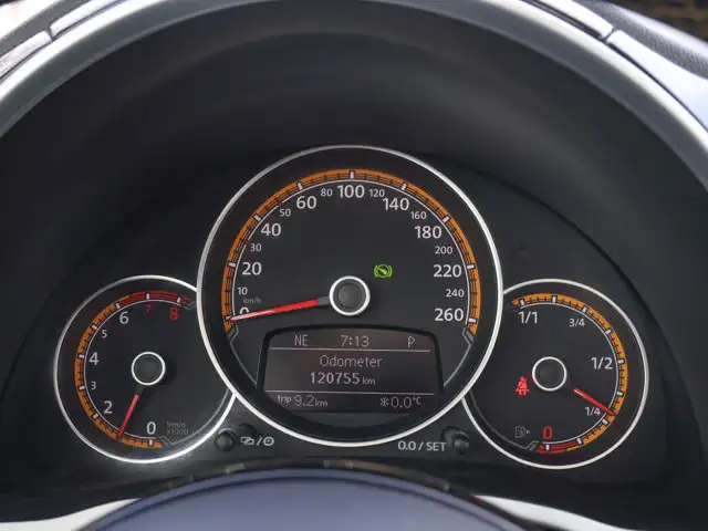 2018 Volkswagen Beetle Dune- Sunroof - Heated Seats - Photo 26