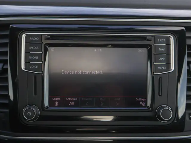 2018 Volkswagen Beetle Dune- Sunroof - Heated Seats - Photo 29