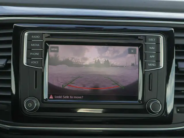 2018 Volkswagen Beetle Dune- Sunroof - Heated Seats - Photo 31