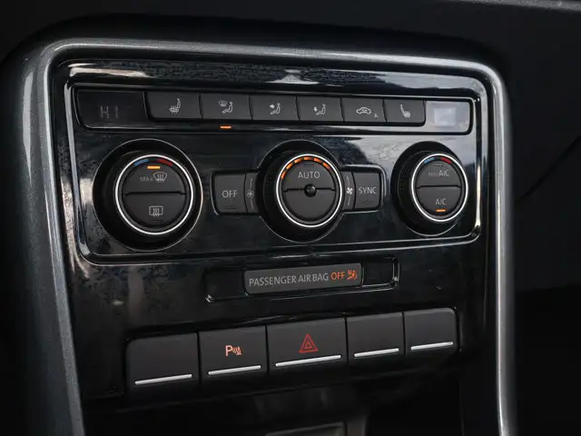 2018 Volkswagen Beetle Dune- Sunroof - Heated Seats - Photo 32