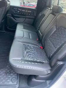 2023 Ram 1500 Built to Serve Big Horn 4x4 Crew Cab – 45,500km - Photo 5