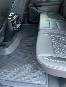 2023 Ram 1500 Built to Serve Big Horn 4x4 Crew Cab – 45,500km - Photo 6