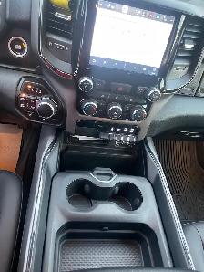 2023 Ram 1500 Built to Serve Big Horn 4x4 Crew Cab – 45,500km - Photo 9