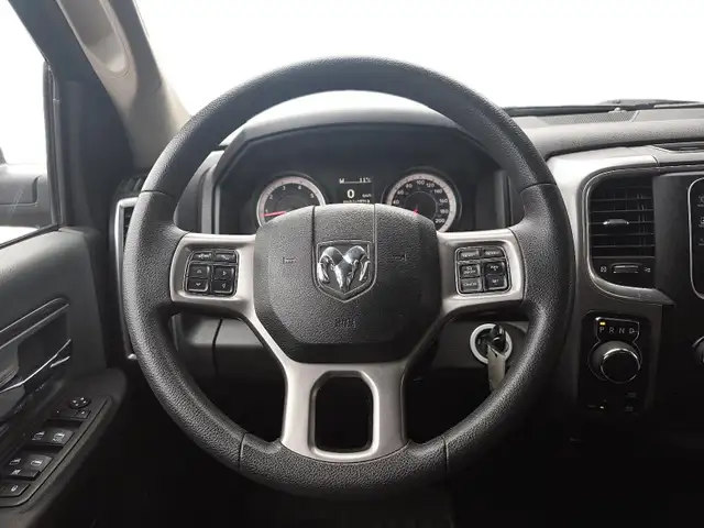 2023 RAM 1500 Classic SLT SLT | 4WD CrewCab | 5.7L V8 - Photo 8