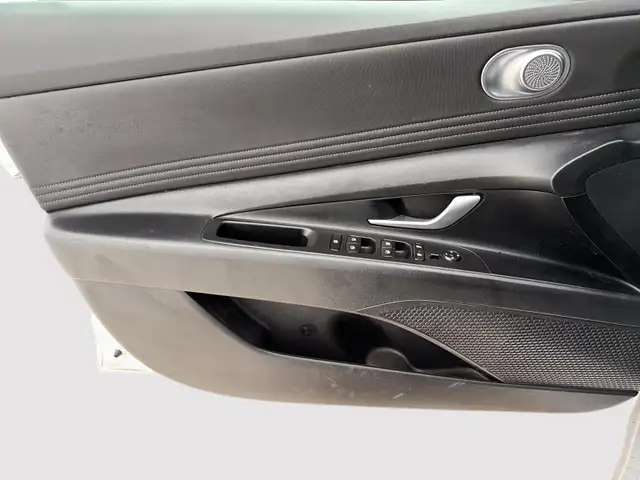 2023 Hyundai Elantra Preferred Preferred | Heated Front Seats... - Photo 18