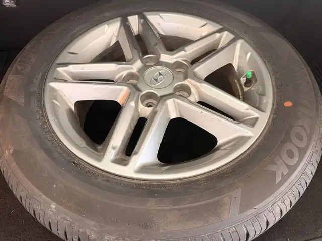 2020 Hyundai Kona 2.0L Essential AWD - Photo 12