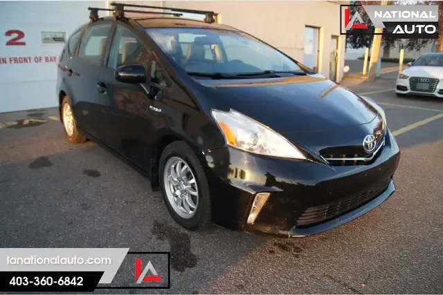 2012 Toyota Prius v Five Hybrid - Photo 2