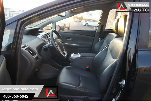 2012 Toyota Prius v Five Hybrid - Photo 8