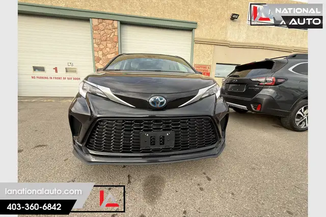 2021 Toyota Sienna XSE Hybrid ACTIVE STATUS!! - Photo 2
