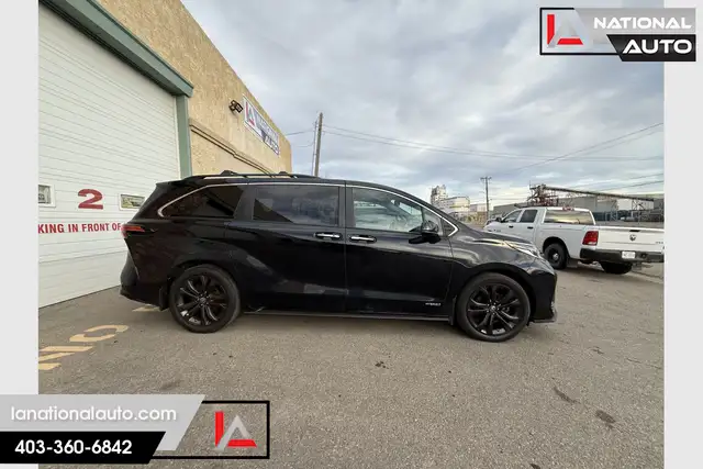 2021 Toyota Sienna XSE Hybrid ACTIVE STATUS!! - Photo 5