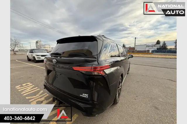 2021 Toyota Sienna XSE Hybrid ACTIVE STATUS!! - Photo 6