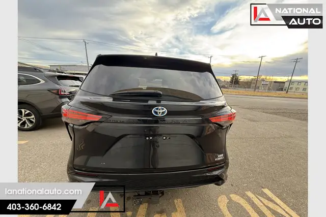 2021 Toyota Sienna XSE Hybrid ACTIVE STATUS!! - Photo 7