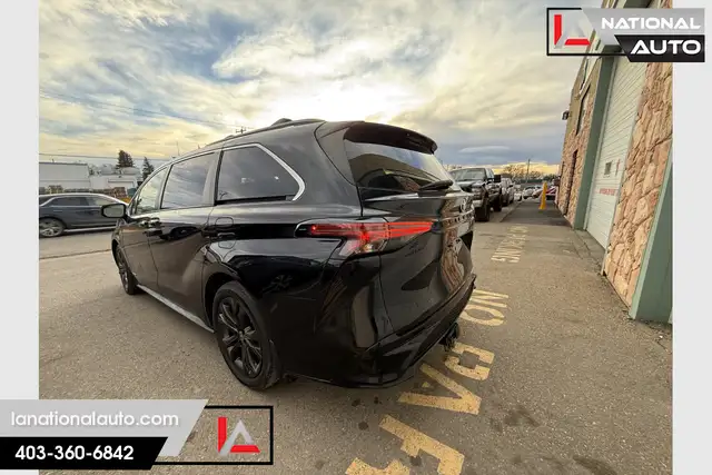 2021 Toyota Sienna XSE Hybrid ACTIVE STATUS!! - Photo 8