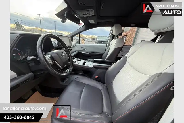 2021 Toyota Sienna XSE Hybrid ACTIVE STATUS!! - Photo 11