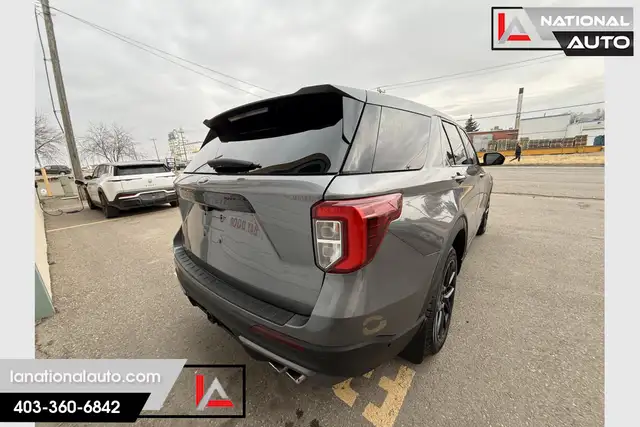 2022 Ford Explorer ST - Photo 3