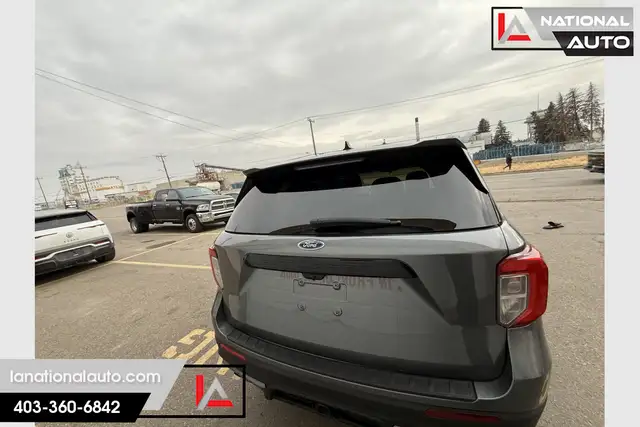 2022 Ford Explorer ST - Photo 4