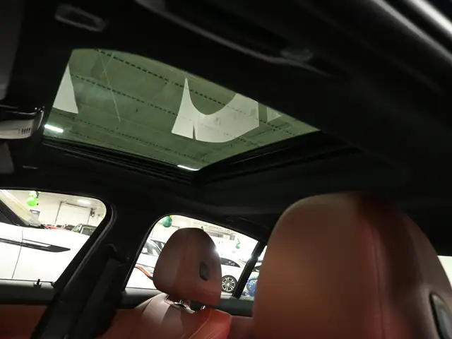 2023 BMW 3 Series 330i xDrive ///M Shadow Line No Accident Red I - Photo 24