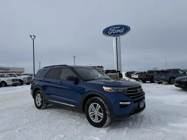 2021 Ford Explorer XLT / LEATHER! / 7 PSNGR! / TOW PKG! / LOW KM - Photo 2