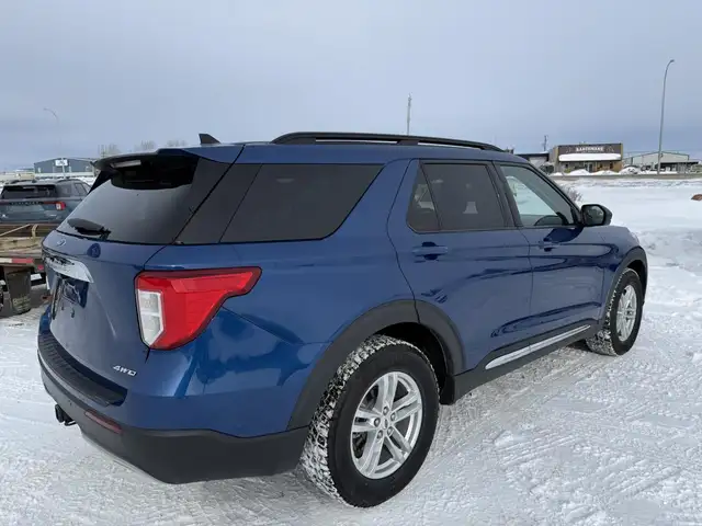 2021 Ford Explorer XLT / LEATHER! / 7 PSNGR! / TOW PKG! / LOW KM - Photo 4