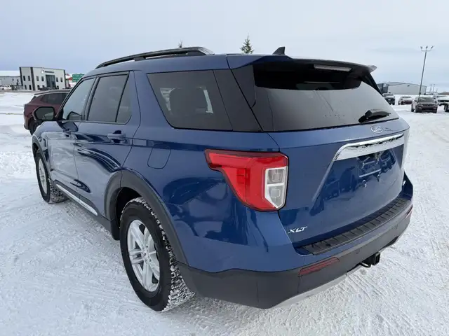 2021 Ford Explorer XLT / LEATHER! / 7 PSNGR! / TOW PKG! / LOW KM - Photo 5