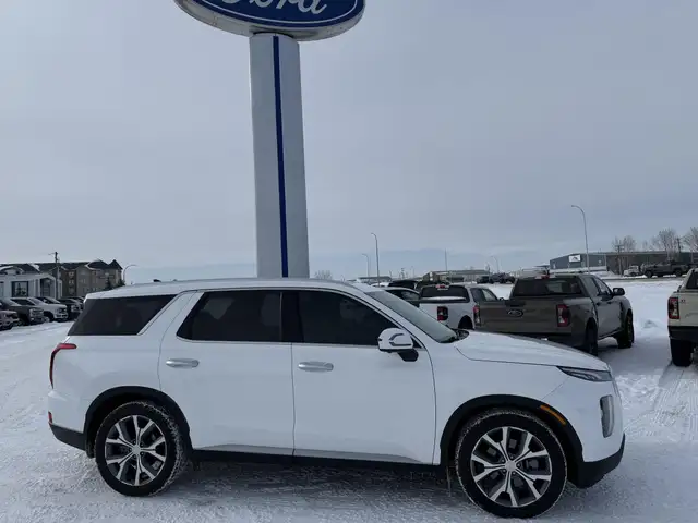 2022 Hyundai Palisade Luxury AWD / LOADED! / 7 PSNGR! / LOW KM! - Photo 3