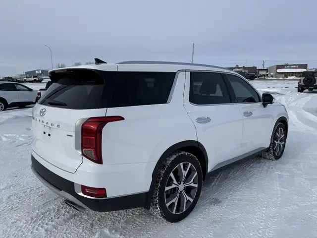 2022 Hyundai Palisade Luxury AWD / LOADED! / 7 PSNGR! / LOW KM! - Photo 4