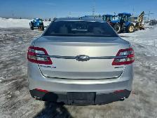 2017 Ford Taurus - Photo 4