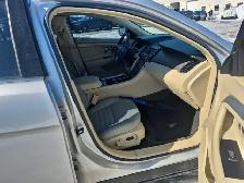 2017 Ford Taurus - Photo 27