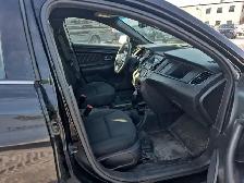 2015 Ford Taurus - Photo 29