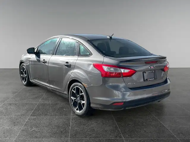 2012 Ford Focus SE / FWD - Photo 4
