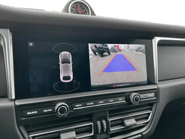 2020 Porsche Macan / AWD - Photo 17