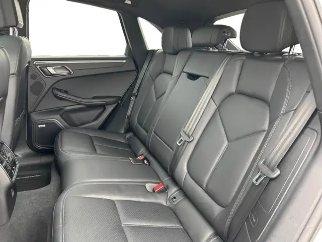2020 Porsche Macan / AWD - Photo 19