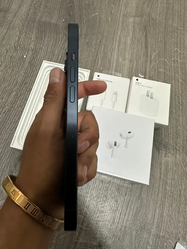 iPhone 14 128gb Accessories Pkg/Delivery - Photo 3