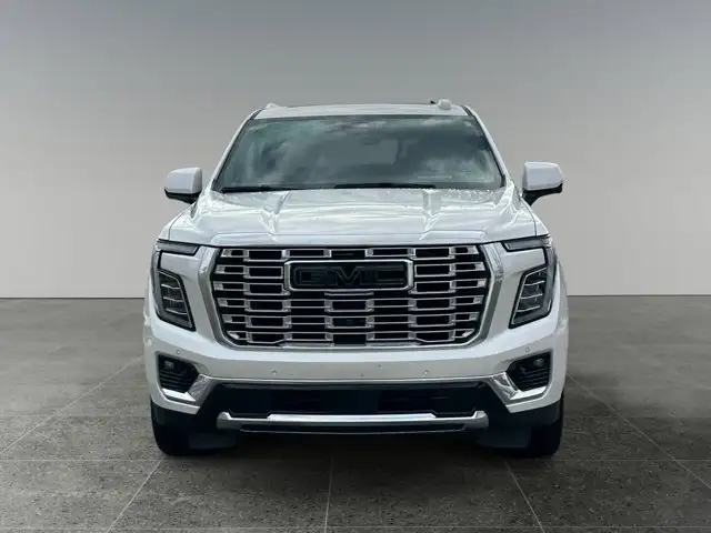 2025 GMC Yukon Denali - Photo 10