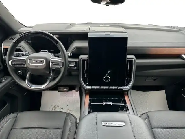 2025 GMC Yukon Denali - Photo 13