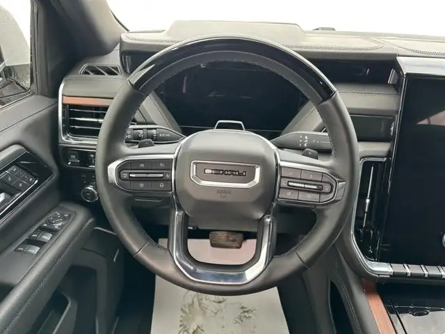 2025 GMC Yukon Denali - Photo 14