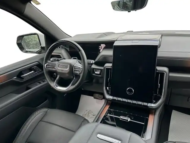 2025 GMC Yukon Denali - Photo 15