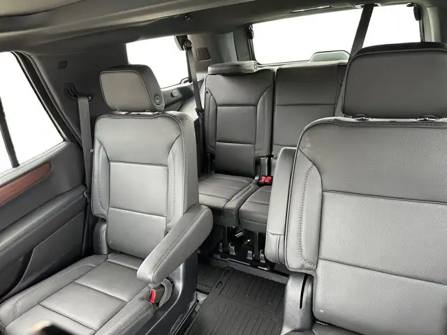 2025 GMC Yukon Denali - Photo 17