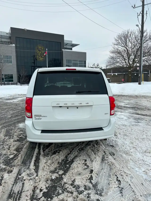 2016 Dodge Grand Caravan SXT, STOW & GO,DVD PKG,NO ACCIDENTS - Photo 8
