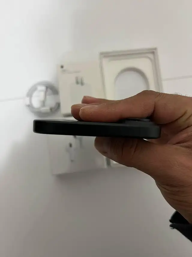 iPhone 16 plus 128gb Airpods Pkg/Delivery - Photo 3