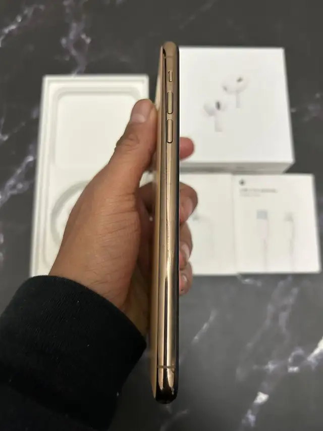 iPhone 11 pro max 64gb Airpods/Delivery - Photo 3