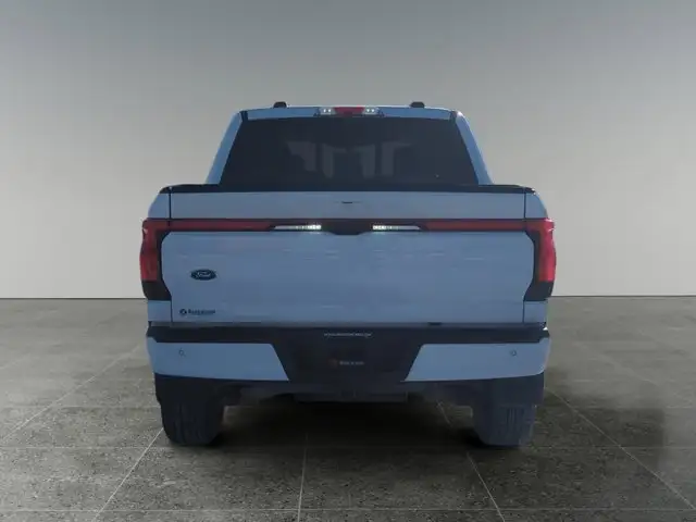 2023 Ford F-150 Lightning LARIAT - Photo 5