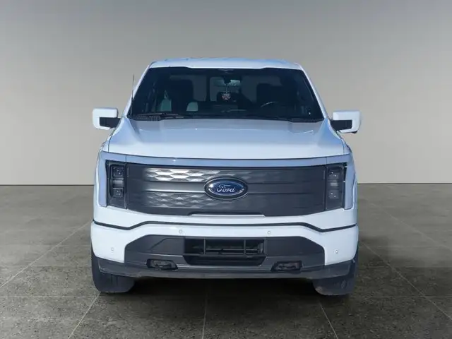 2023 Ford F-150 Lightning LARIAT - Photo 10