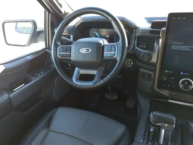 2023 Ford F-150 Lightning LARIAT - Photo 16