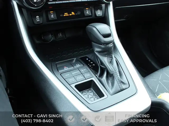2024 TOYOTA RAV4 | XLE | AWD | SUNROOF | LOADED - Photo 17